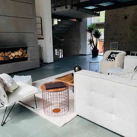 Peitry Event House *